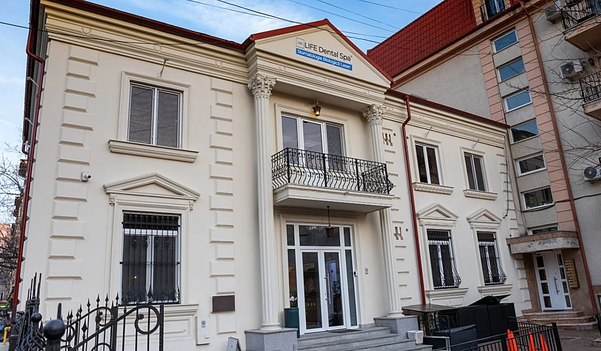 Clinica Life Dental Spa — fațada clădirii din București